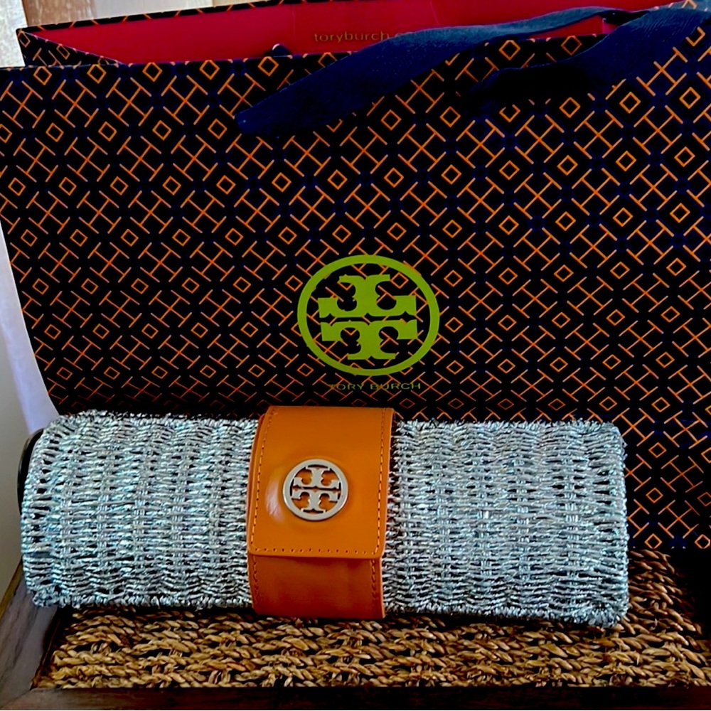 Authentic refurbished Tory Burch purse/clutch